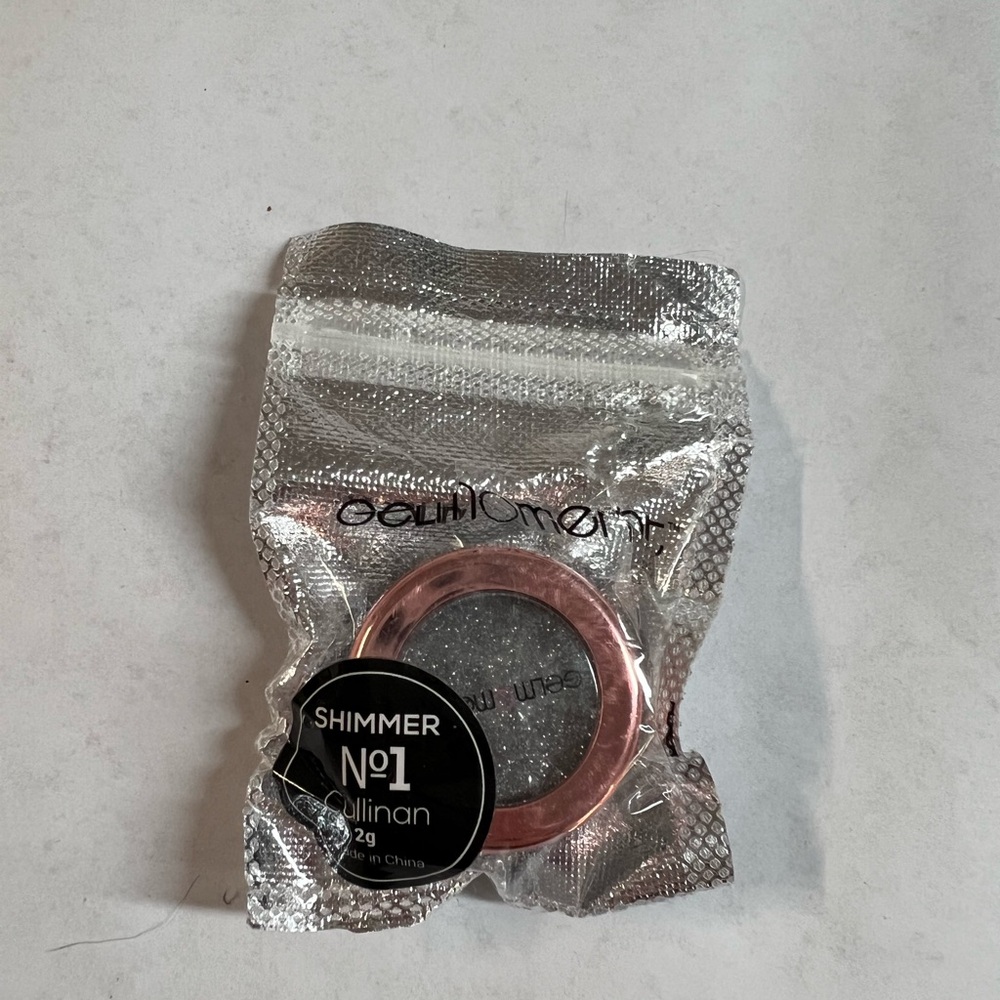 GelMoment shimmer. Colour Cullinan